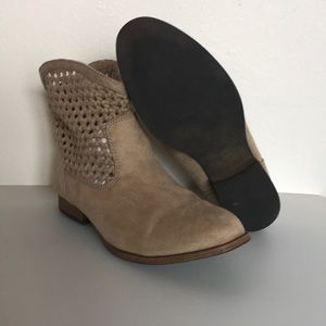 Ankle boots